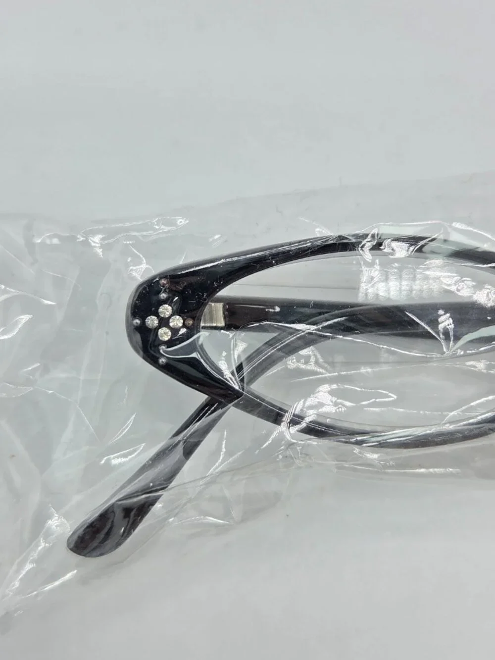 Reading Glasses with Rhinestone Accents - Black Oval +1.00
